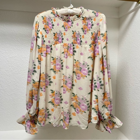 🆕 entro Light Sand Abstract Floral Print Smocked Yoke Blouse Sz M - Picture 6 of 12